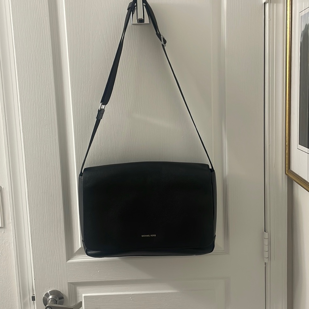 Men’s Messenger Bag - Black Leather